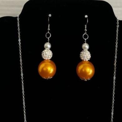 Elegant Necklace and Earrings Sets in a Variety of Colors