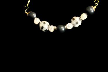 ELEGANT ASSORTED WOODEN BALLS NECKLACE SET