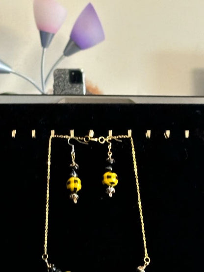 ELEGANT ASSORTED WOODEN BALLS NECKLACE SET