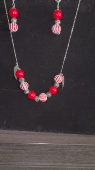 ELEGANT ASSORTED WOODEN BALLS NECKLACE SET